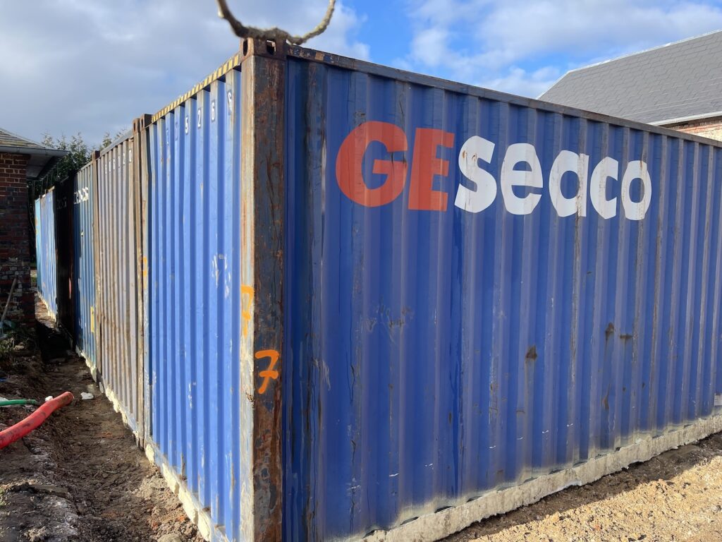Extension de crèche en containers à Anceaumeville