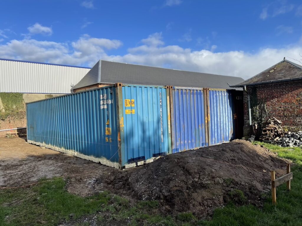 Extension de crèche en containers à Anceaumeville