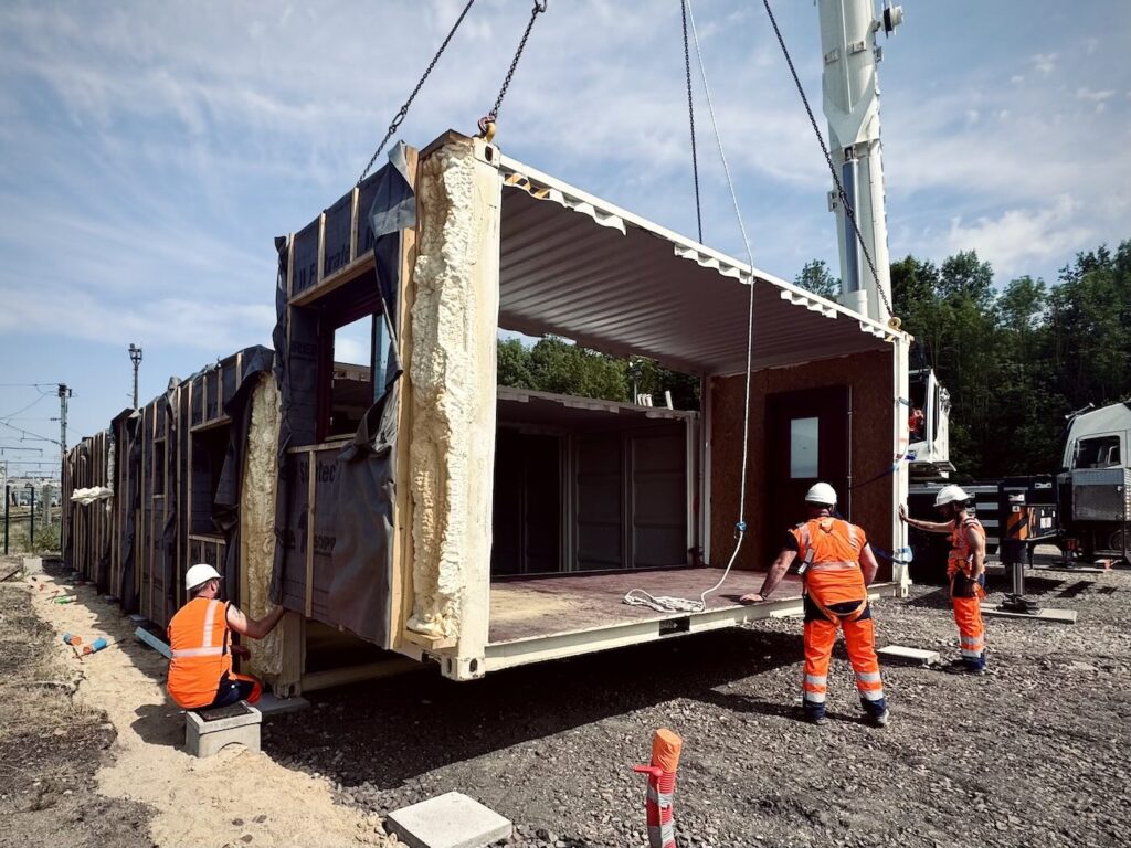 Bâtiments modulaires 145 m² en containers pour la SNCF