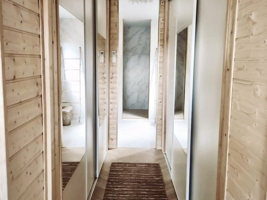 Maison container de 220 m² avec piscine intérieure