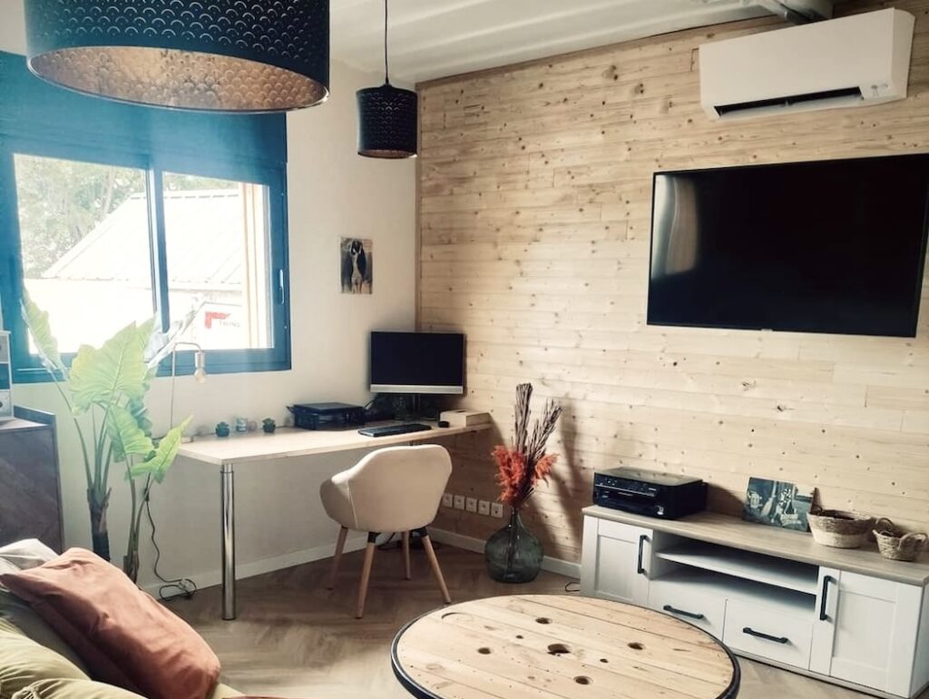 Maison container de 220 m² avec piscine intérieure