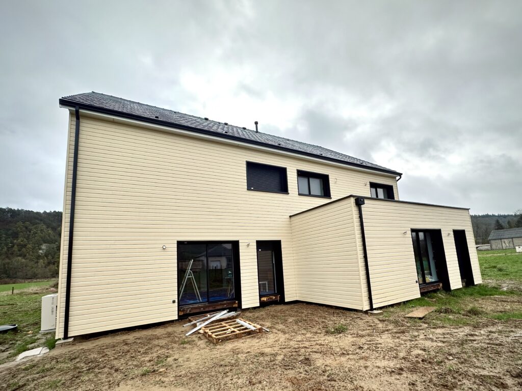 Grande maison container de 380 m² dans l’Eure
