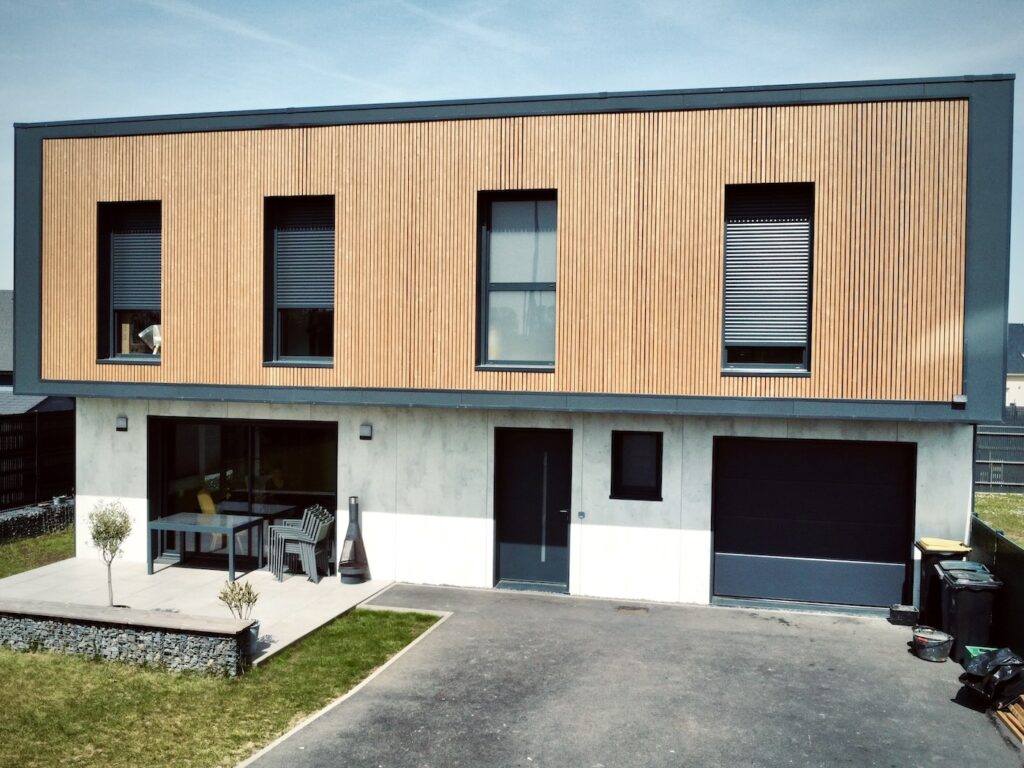 Maison container de 115 m² à Saint-Laurent-de-Brèvedent