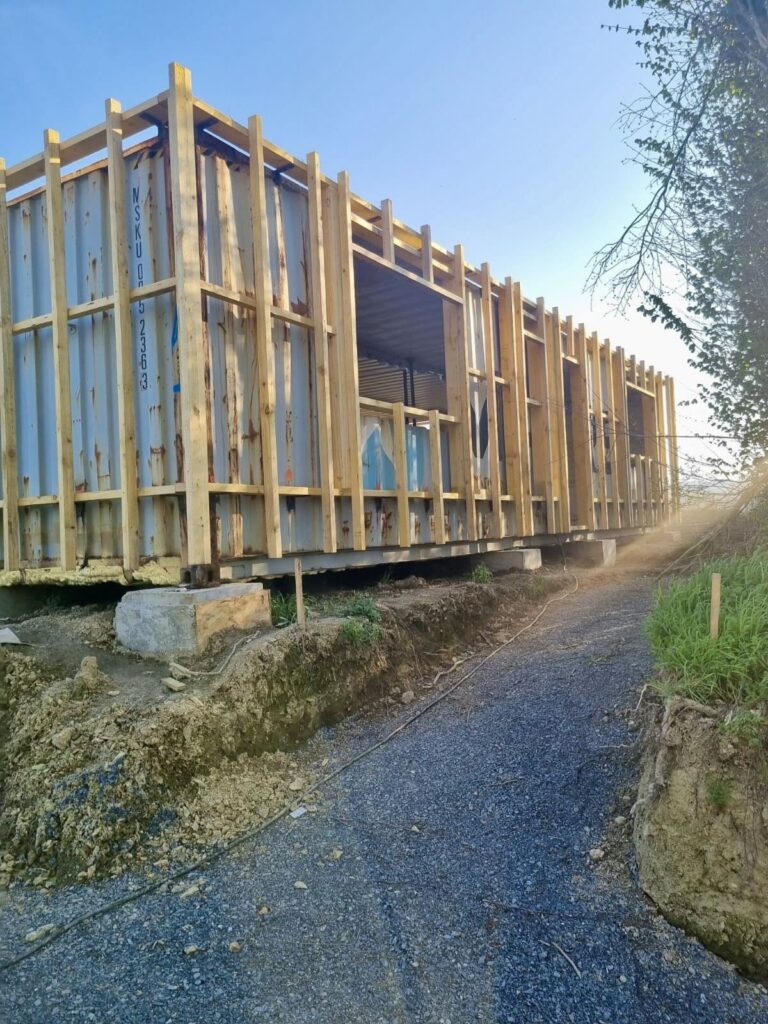 Maison container de 113 m² en L à Maisoncelles-Pelvey