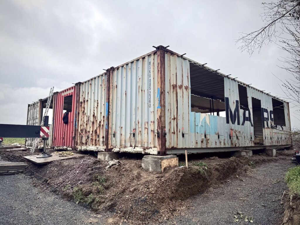 Maison container de 113 m² en L à Maisoncelles-Pelvey