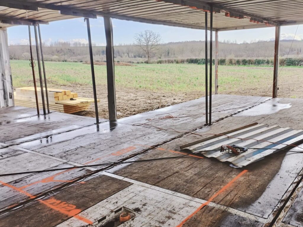 Maison container de 113 m² en L à Maisoncelles-Pelvey